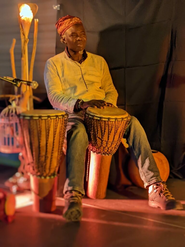 Ablaye Mbaye : percussions, percussions corporelles, doum-danse, danse africaine, conte